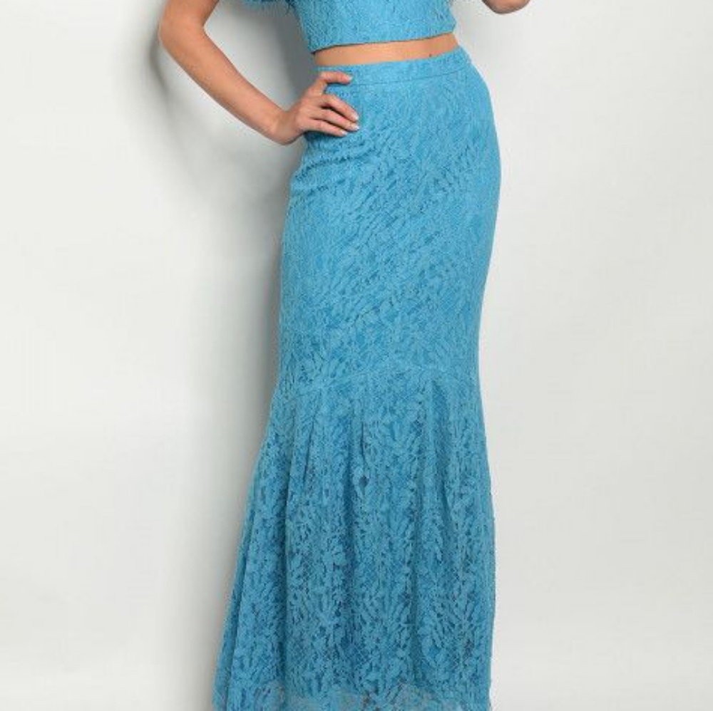 BLUE TOP & SKIRT SET - Picture 2 of 3